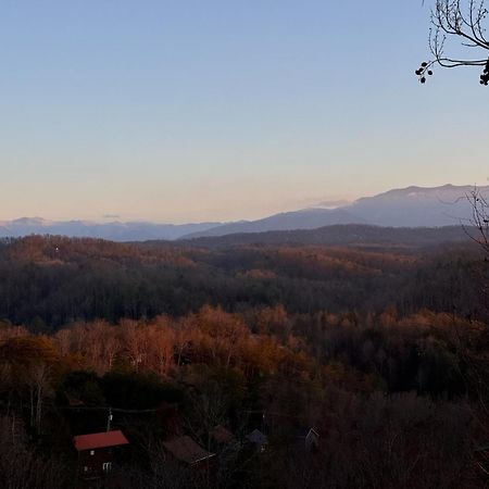 Smoky Paws - Exceptional Cabin, Stunning Mountain Views, Hot Tub, Tranquil, Gigabit Internet, Free L2 Ev Pigeon Forge Buitenkant foto
