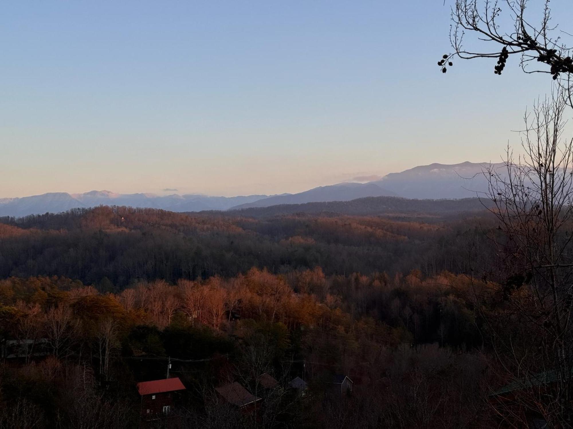 Smoky Paws - Exceptional Cabin, Stunning Mountain Views, Hot Tub, Tranquil, Gigabit Internet, Free L2 Ev Pigeon Forge Buitenkant foto