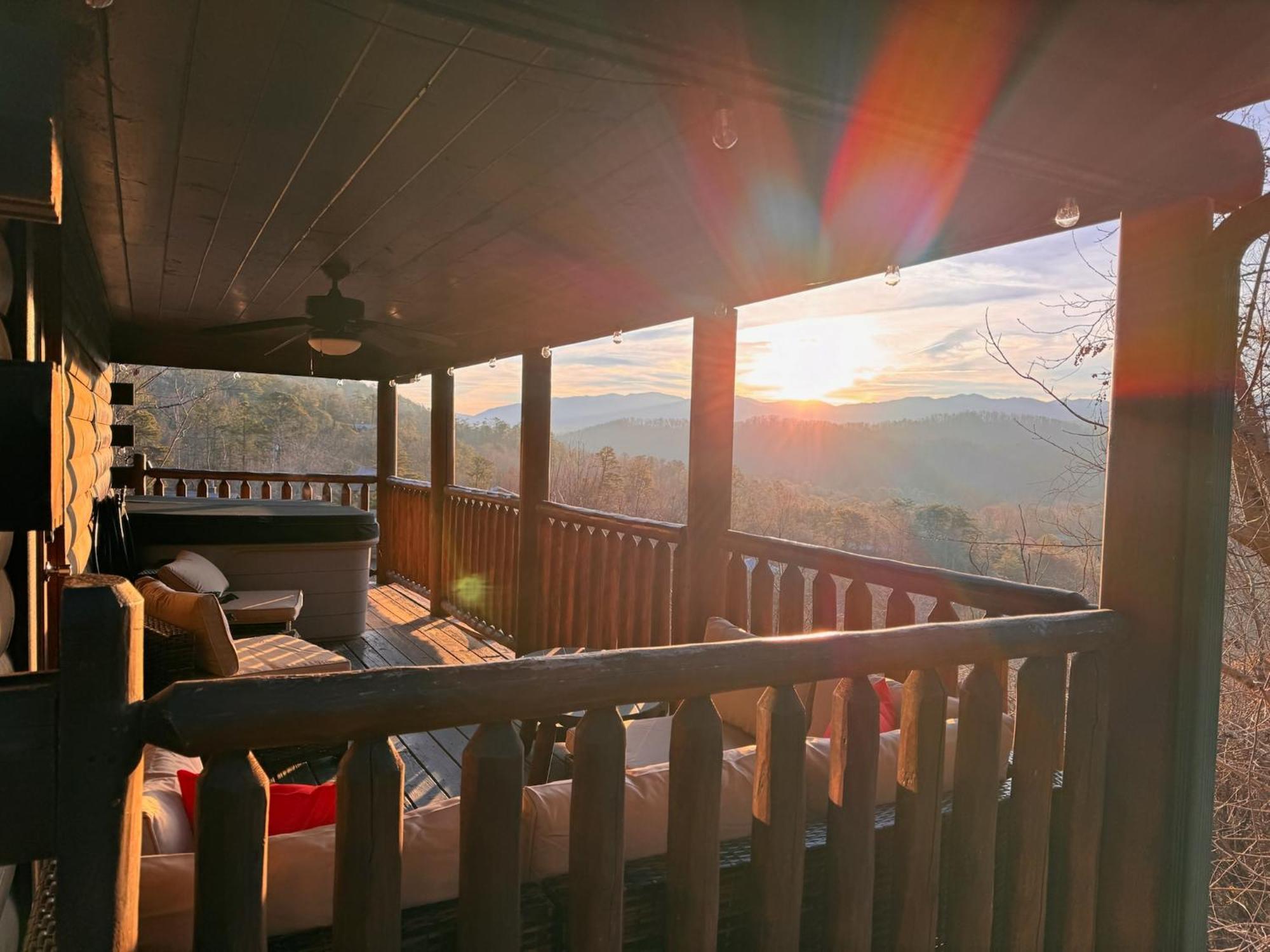 Smoky Paws - Exceptional Cabin, Stunning Mountain Views, Hot Tub, Tranquil, Gigabit Internet, Free L2 Ev Pigeon Forge Buitenkant foto