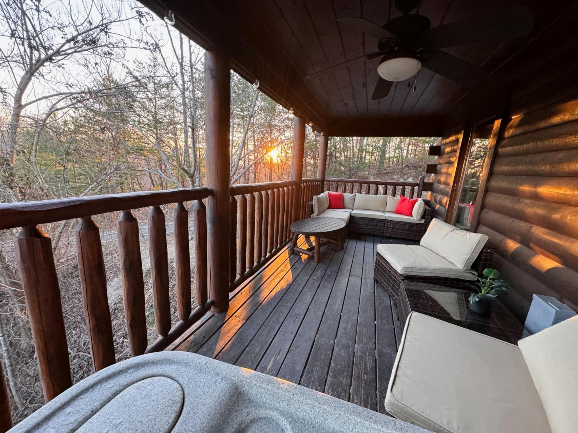 Smoky Paws - Exceptional Cabin, Stunning Mountain Views, Hot Tub, Tranquil, Gigabit Internet, Free L2 Ev Pigeon Forge Buitenkant foto