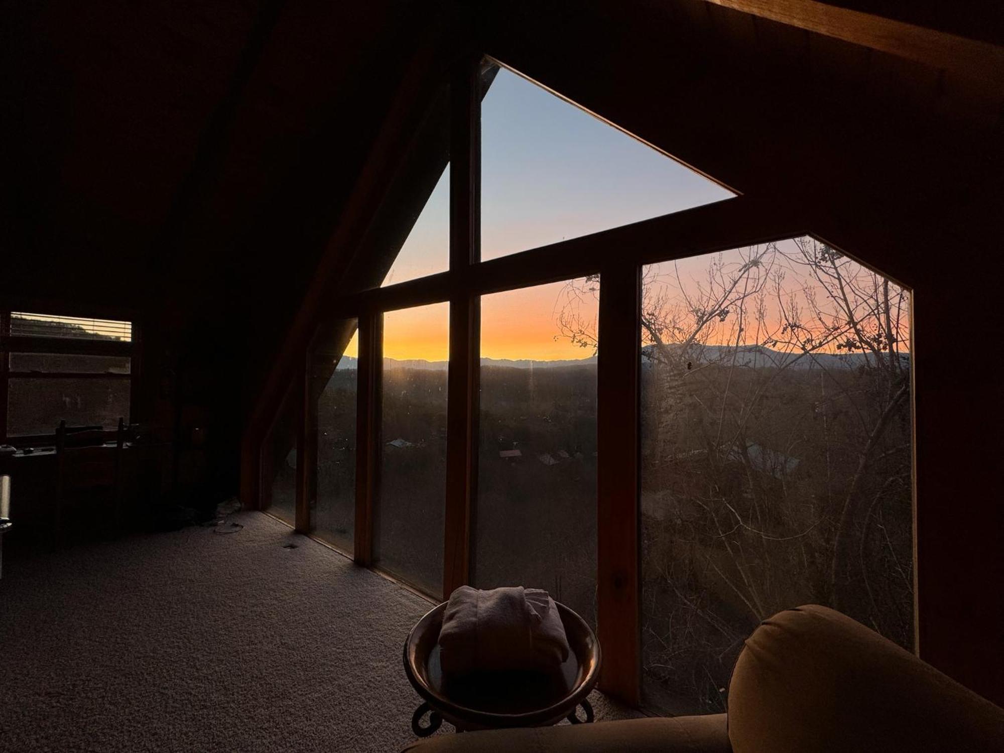 Smoky Paws - Exceptional Cabin, Stunning Mountain Views, Hot Tub, Tranquil, Gigabit Internet, Free L2 Ev Pigeon Forge Buitenkant foto