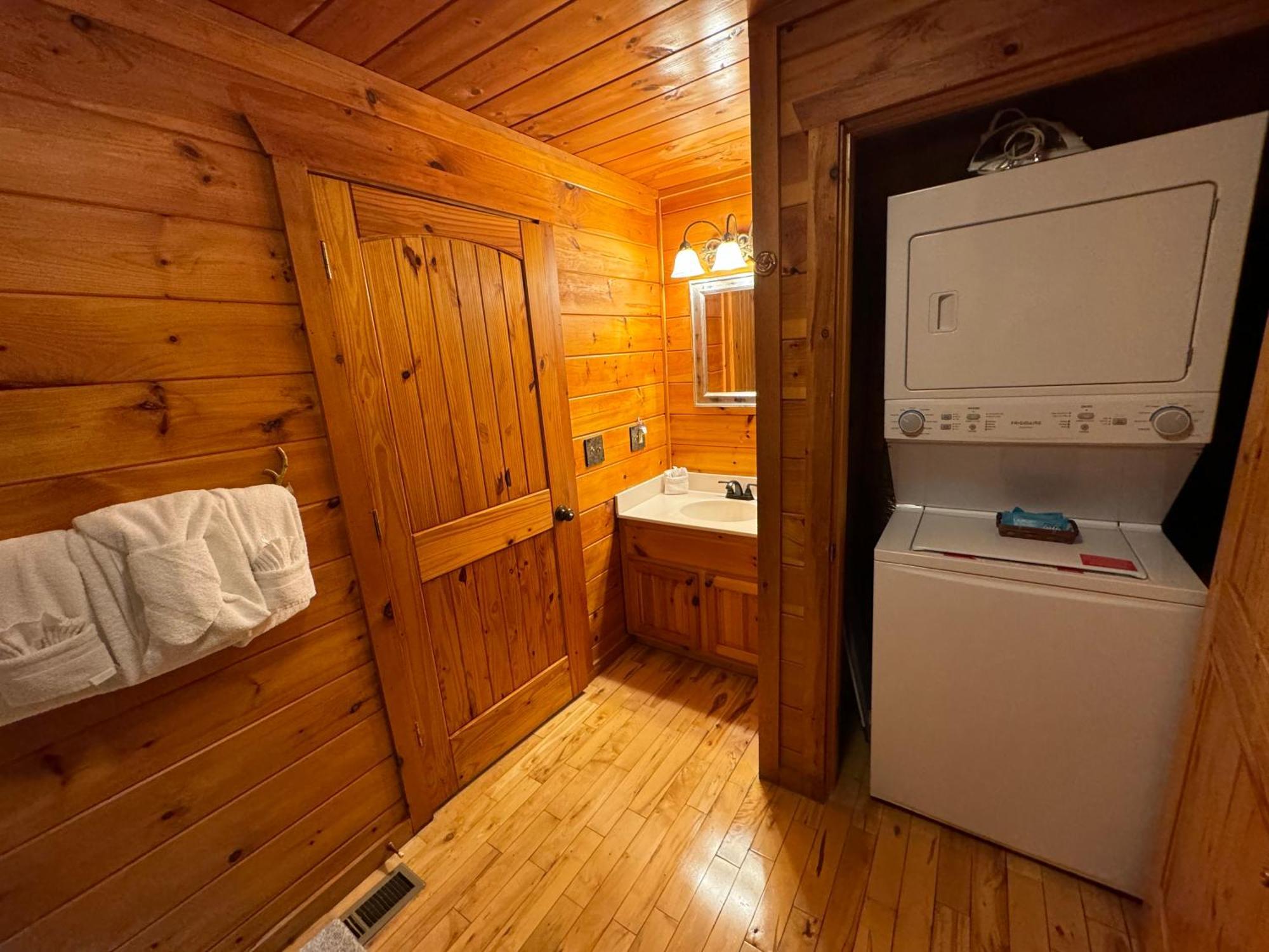 Smoky Paws - Exceptional Cabin, Stunning Mountain Views, Hot Tub, Tranquil, Gigabit Internet, Free L2 Ev Pigeon Forge Buitenkant foto